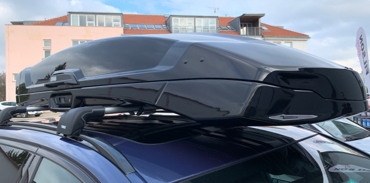 Montáž střešního boxu Thule Vector L Black Metallic